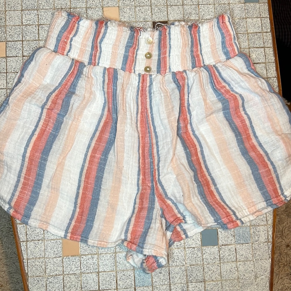 Striped linen beach shorts Medium